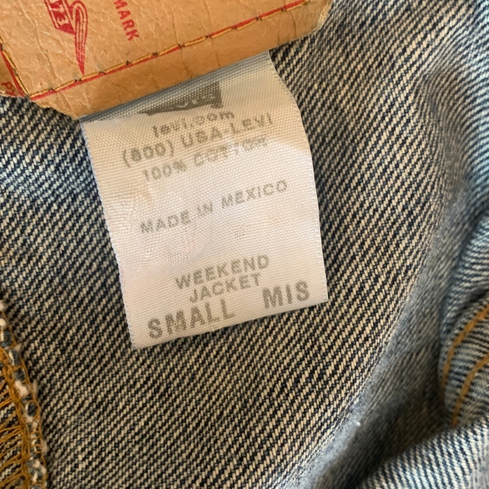 Levi’s Women’s Small Mis Weekend Jacket Classic Trucker Blue Jean Denim Jacket - Picture 7 of 9